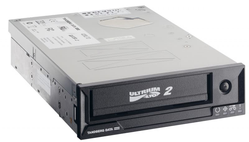 Back-up Tape LTO ULTRIUM 2 (TANDBERG) SCSI LVD Internal 5.25 inch + Interfata SCSI LSI Logic LSI20320IE - LSI53C1020A + Cablu SCSI intern title=Back-up Tape LTO ULTRIUM 2 (TANDBERG) SCSI LVD Internal 5.25 inch + Interfata SCSI LSI Logic LSI20320IE - LSI53C1020A + Cablu SCSI intern